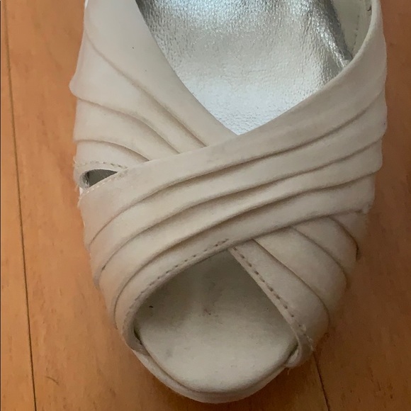 Stuart Weitzman Satin Platform Sandal sz 6 1/2 - Picture 4 of 8